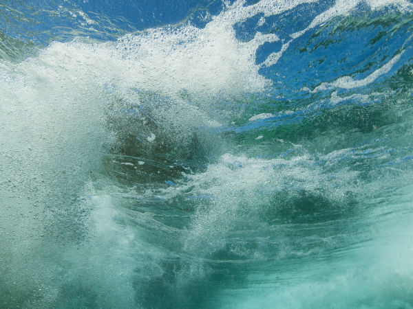 Waves on reef